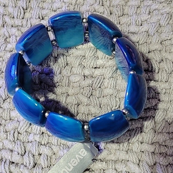 NWOT Blue Ombre Beaded Stretchy Bracelet - Picture 1 of 2